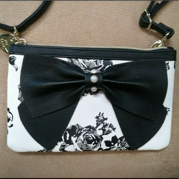 Betsey Johnson Handbags - SOLD - Betsey Johnson White & Black Floral Crossbody Bag